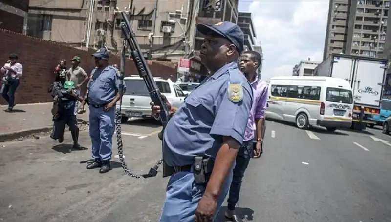 Güney Afrika'da Suikast Çetesi: 12 Asker Tutuklandı