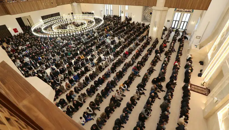 Cuma Namazı 4 Nisan 2025: İstanbul, Ankara ve İzmir Saatleri Açıklandı!