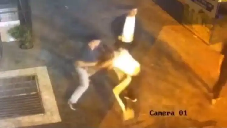 İstanbul Sokaklarında Tekmeli ve Yumruklu Kavga Gündeme Damga Vurdu