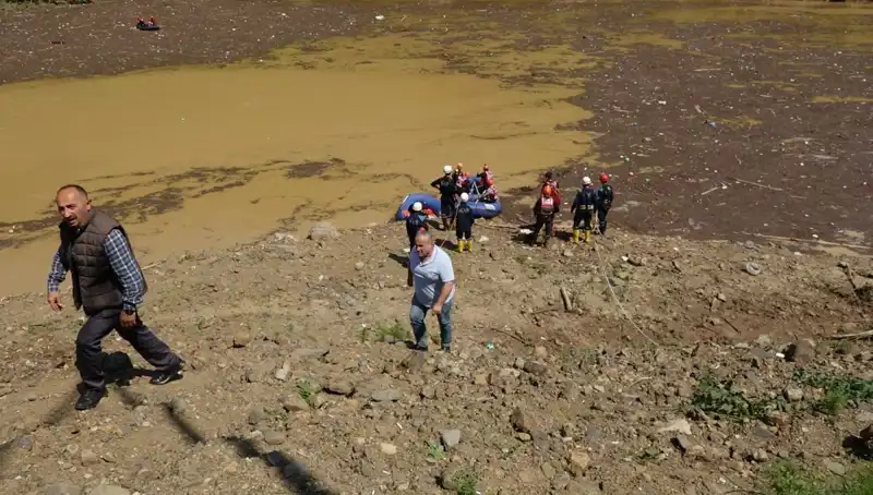 Trabzon'da Sele Kapılan Adamın Ilginç Hikayesi: Su Tahliyesi!