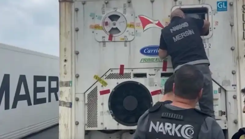 Mersin'de Tarihi Uyuşturucu Operasyonu: Yüzlerce Kilogram Ele Geçirildi