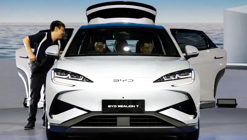 BYD, Tesla'yı Geride Bırakarak 100 Milyar Dolarlık Satış Hedefini Aştı