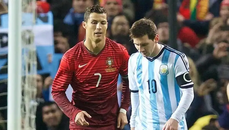 Ronaldo, Messi’yi Geride Bırakarak Yeni Bir Rekora İmza Attı