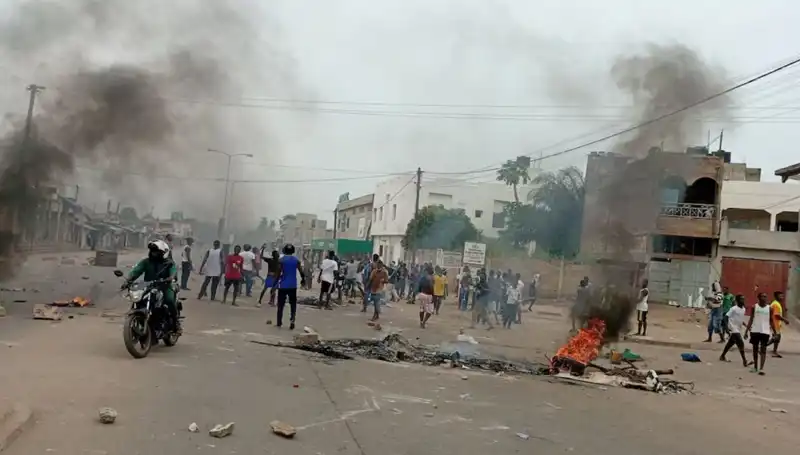 Togo'da Protestolar Sırasında Nehirlerde Bulunan Cesetler Ülkede Şok Etkisi Yarattı