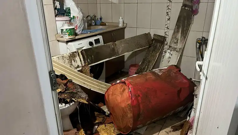 Ege Bölgesi'nde Fırtına Alarmı: Eşyalar Uçtu, İhmal Edilmemesi Gereken Önlemler