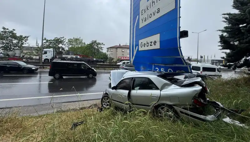Trafik Levzasına Çarpan Araçta Tek Yaralı: Olay Anı ve Detaylar