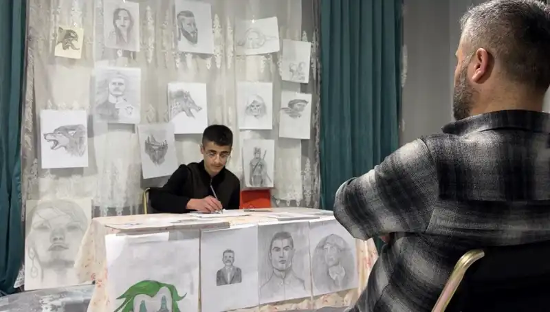 15 Yaşındaki Genç Yetenek, Sanat Dünyasını Fırtına Gibi Sarsıyor