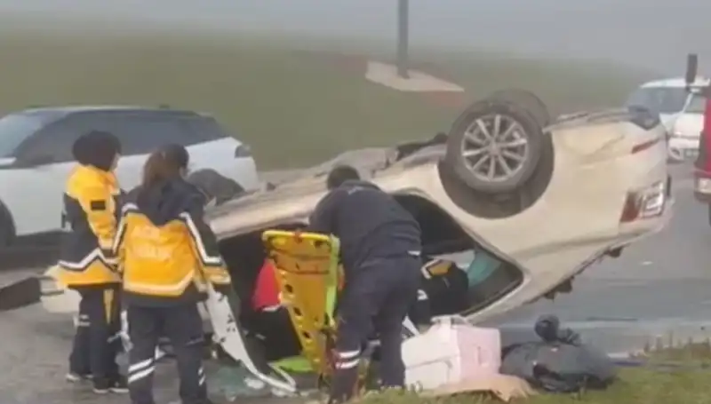 Sakarya'da Korkunç Kaza! 1 Kişi Hayatını Kaybetti, 3'ü Yaralı