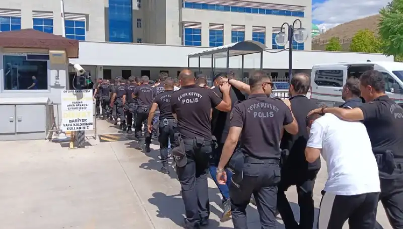 Ankara'da Tehditkar Haraç Çetesine Baskın: Avukatlar ve Suç Çetesi Ortaya Çıktı