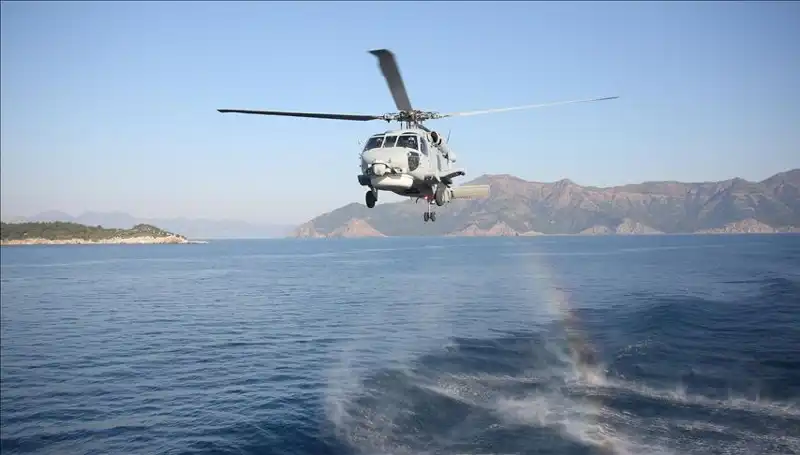 Askeri Helikopterin Acil İnişi: Denize Düşme Tehlikesi Atlattı