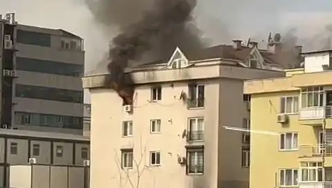 Mecidiyeköy'de Dört Katlı Binada Çıkan Yangın, Yaşanan Panik ve Kurtarma Çalışmaları