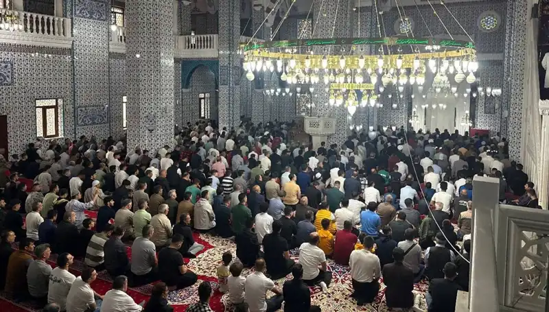 Iğdır’da İlk Bayram Namazı Coşkusuyla Kılındı, İhtişamlı Görüntüler Ortaya Çıktı