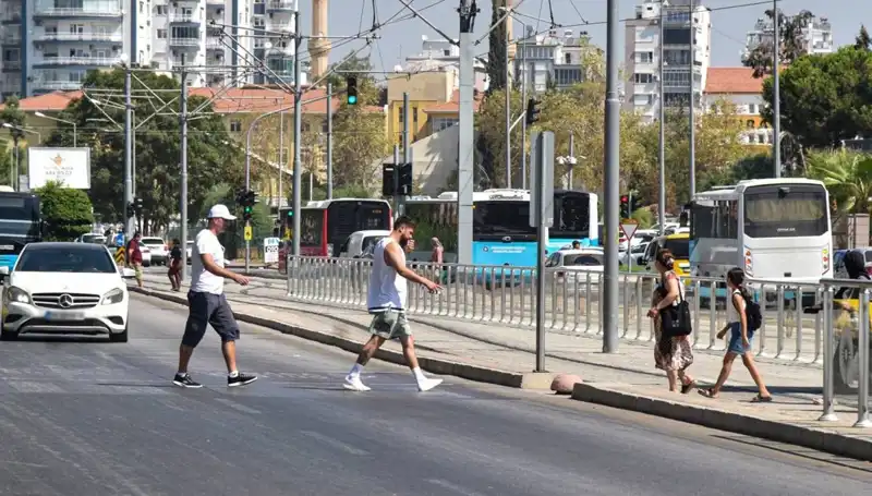 Trafikte Ölümcül Bilinçsizlik: İkinci Sıraya Yerleşti, Hayatlarımız Tehlikede!
