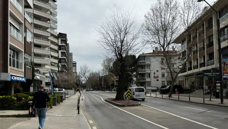 Kadıköy’de Kaza İle Anılan Cadde: Güvenlik Önlemleri Yetersiz mi?