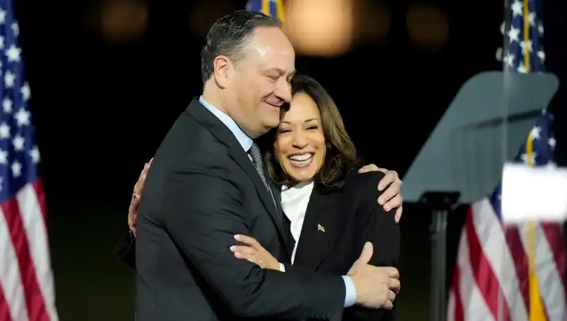 Trump, Kamala Harris’in Eşini Neden Kovdu? Detaylar Şaşırtıyor!