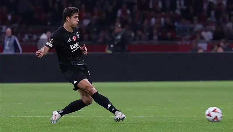 Beşiktaş'ta Derbi Öncesi Stoper Hattında Sarsıcı Problemler!
