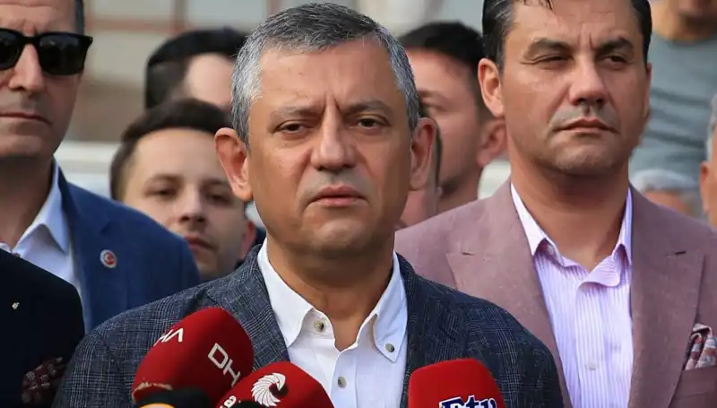 Özgür Özel'den Bayram Eleştirisi: "Bu Bayram Bize Bayram Gibi Gelmedi"