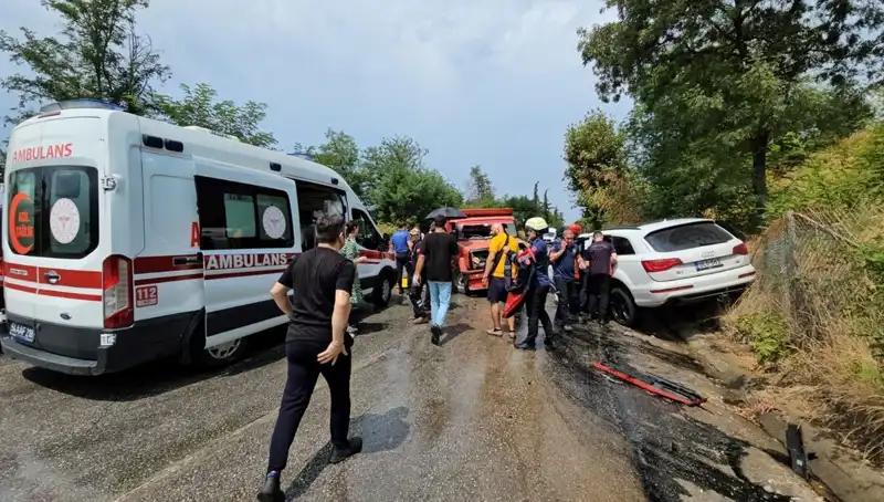 Sakarya'da Kamyonet-Cip Çarpışması: 5 Yaralıdan 4'ü Çocuk