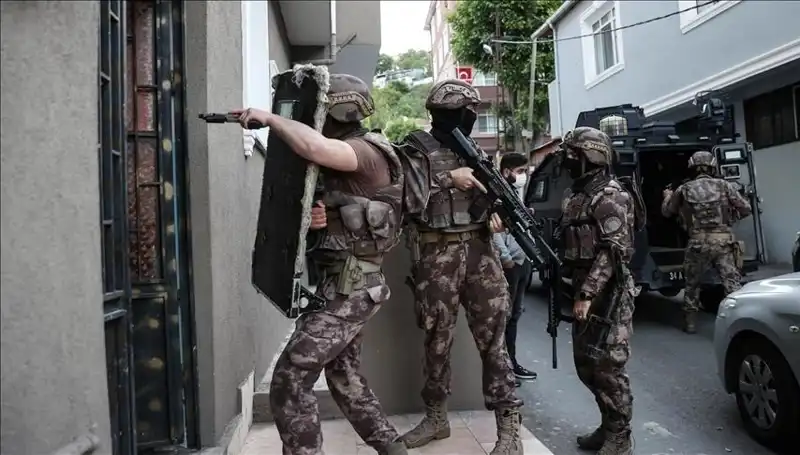 İstanbul’da DAEŞ Operasyonunda 20 Kişi Gözaltına Alındı