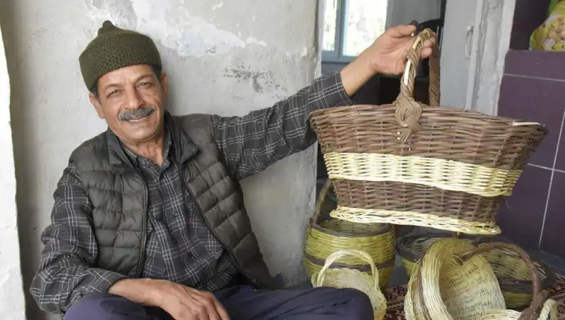 Geleneksel Sanatın Son Ustası: 60 Yıldır Dede Yadigarı Mesleğini Yaşatıyor
