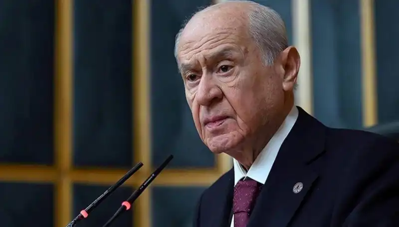 Bahçeli’den Çarpıcı Çıkış: "CHP, Sırrı Bey’e Haksızlık Yapıyor"