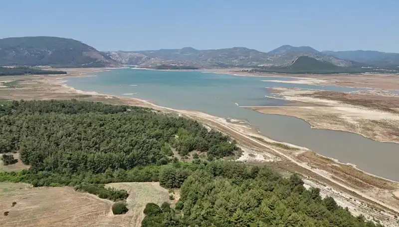 İzmir'de Tehlike Çanları: İşsizlik Oranı Geçen Yıla Göre Yüzde 50 Düştü