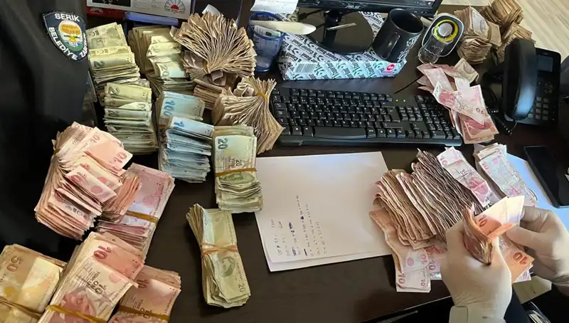 Dilencinin Üzerinden Çıkan Binlerce TL Şok Etti, Gerçekler Ortaya Çıktı